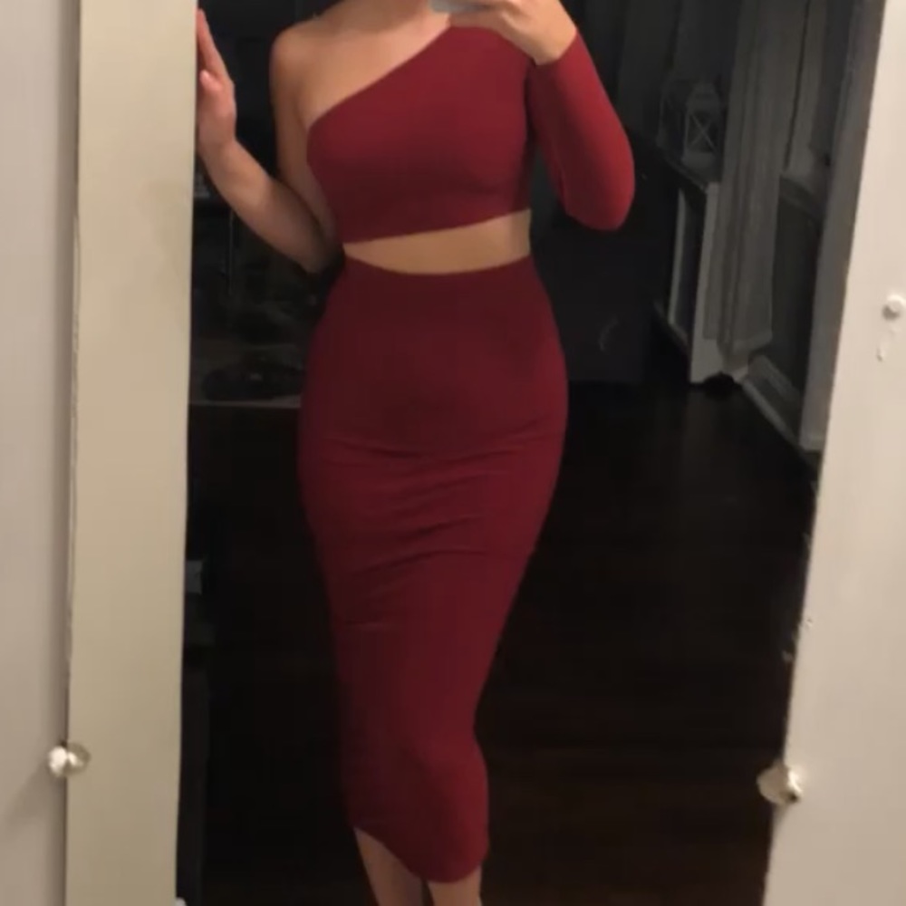 AYM Maxi Wine Red Skirt & Matching One Sleeve shoulder crop top